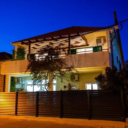 Laura-villa La Dolce Apartamento