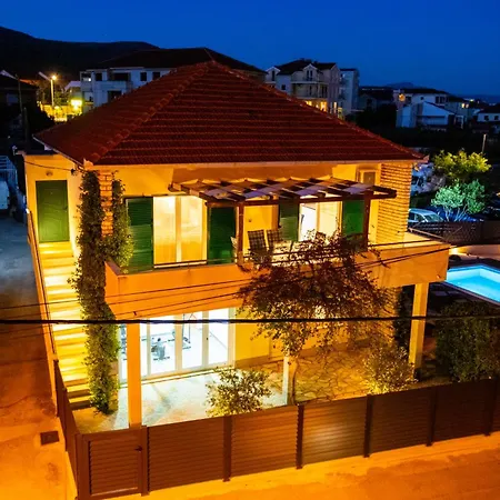 Laura-villa La Dolce Lägenhet *