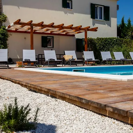 Laura-villa La Dolce