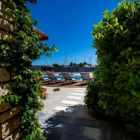 Laura-villa La Dolce Apartamento Trogir