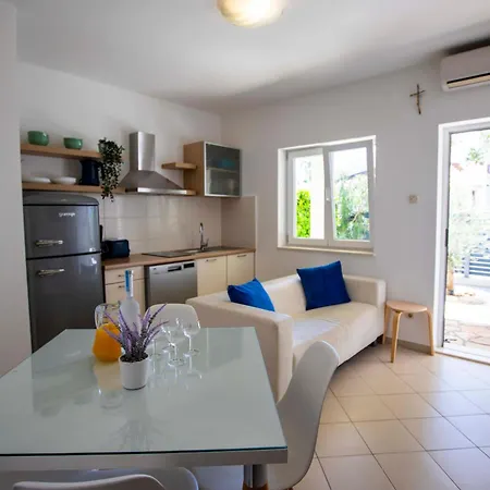 Laura-villa La Dolce Apartamento Trogir