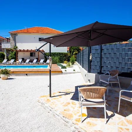 Laura-villa La Dolce * Trogir