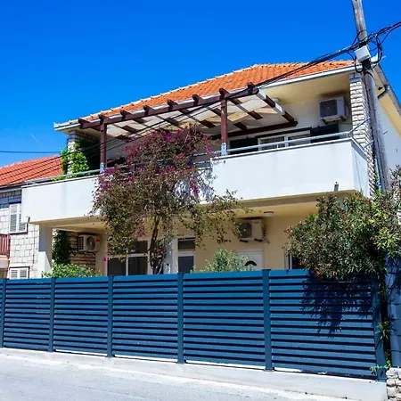 Apartment Laura-villa La Dolce *