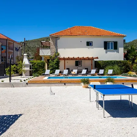 Apartment Laura-villa La Dolce Trogir
