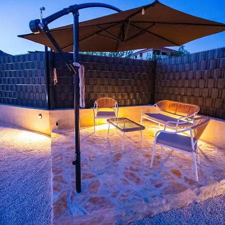 Laura-villa La Dolce 特罗吉尔