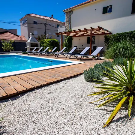 Apartment Laura-villa La Dolce *