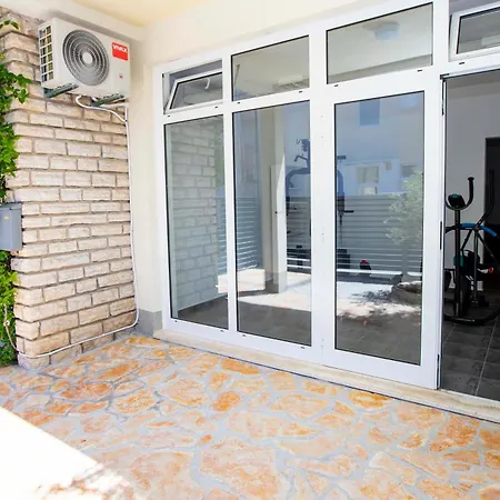 Laura-villa La Dolce Apartment
