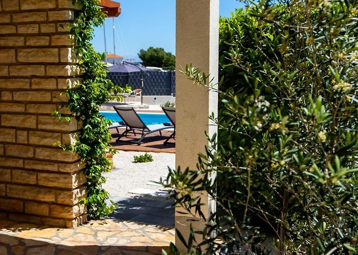 Laura-villa La Dolce Appartement *