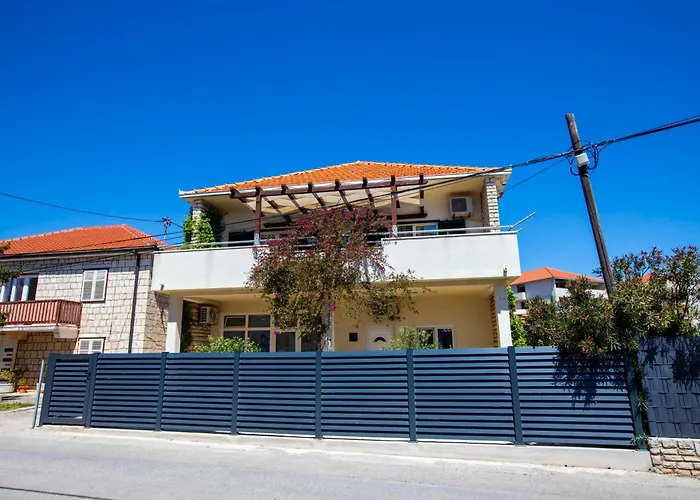 Laura-villa La Dolce