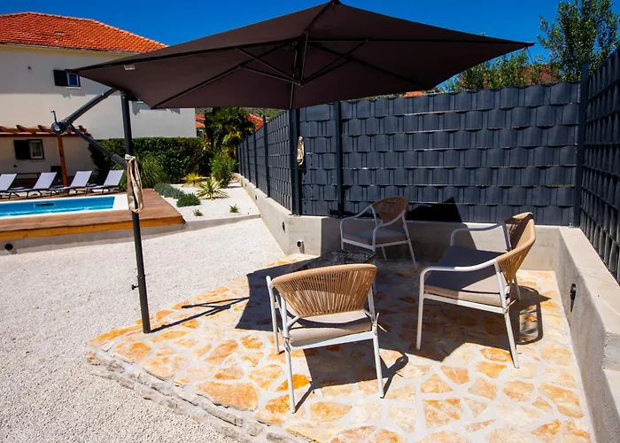 Laura-villa La Dolce Appartement