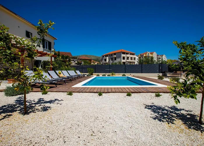 Laura-villa La Dolce