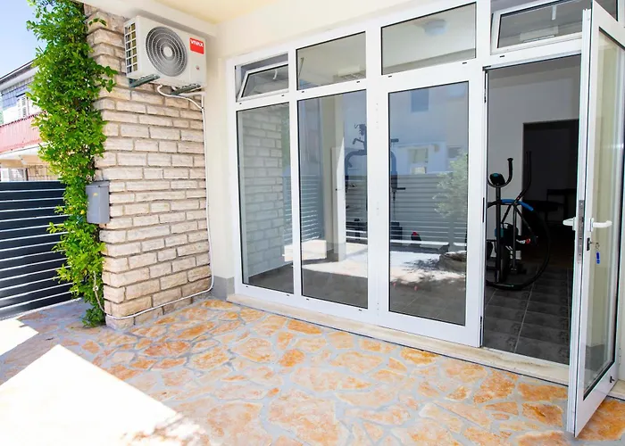 Laura-villa La Dolce Appartement